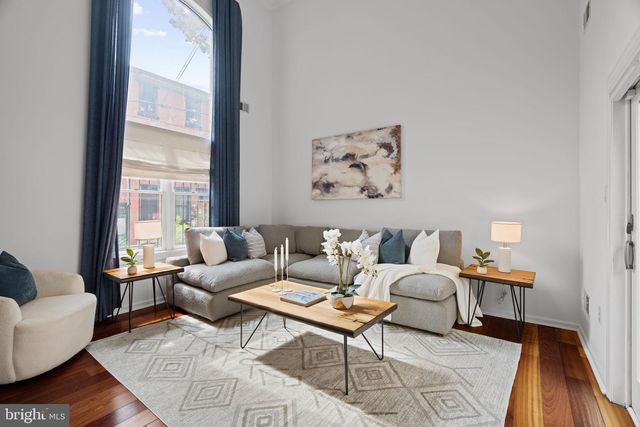 517 KAUFFMAN ST, Philadelphia, PA 19147