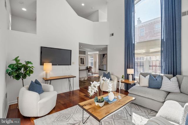 517 KAUFFMAN ST, Philadelphia, PA 19147