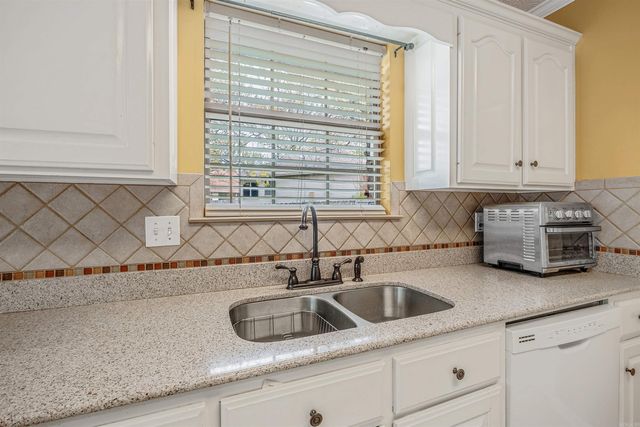 8 Bradley Cove, Maumelle, AR 72113
