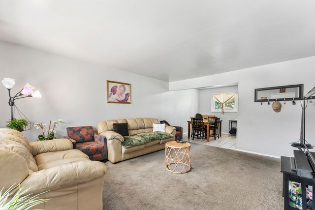 112 Cambridge Lane, Glendale Heights, IL 60139