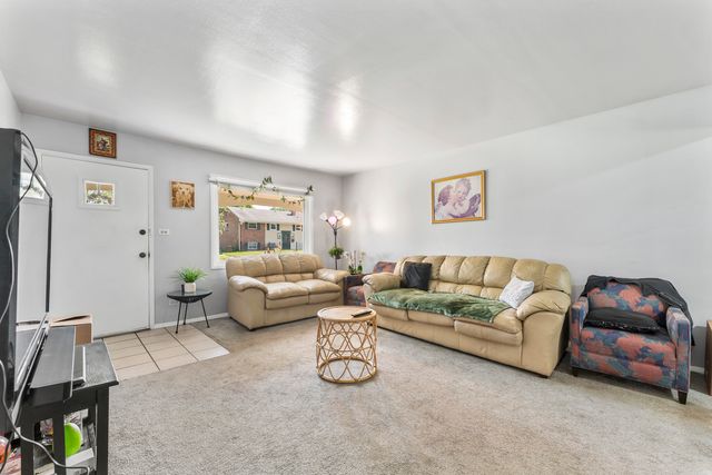 112 Cambridge Lane, Glendale Heights, IL 60139