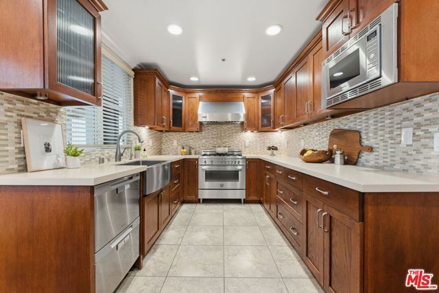 6020 Seabluff Drive 127, Los Angeles, CA 90094