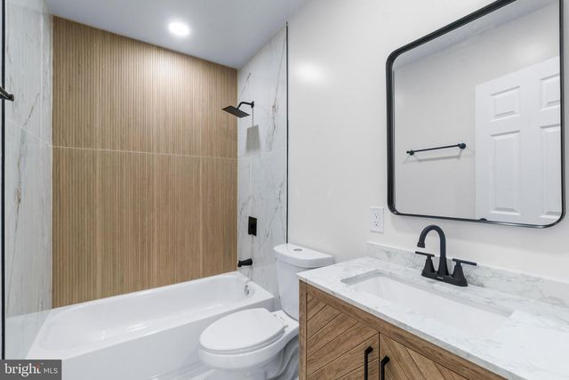 530 E 38TH ST, Baltimore, MD 21218
