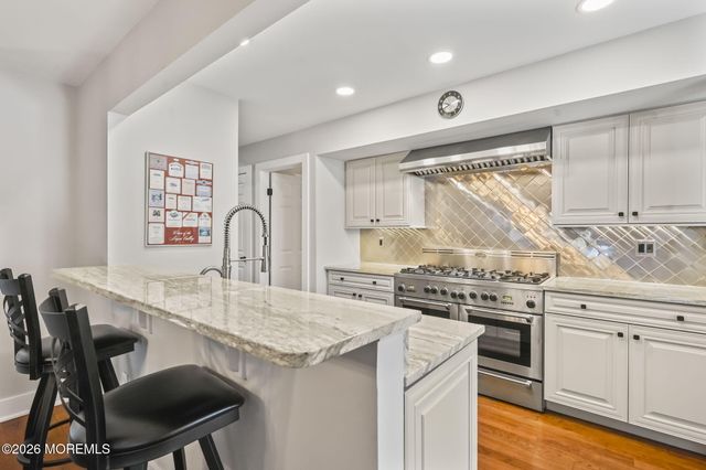 26 Whitesands Way, Little Silver, NJ 07739
