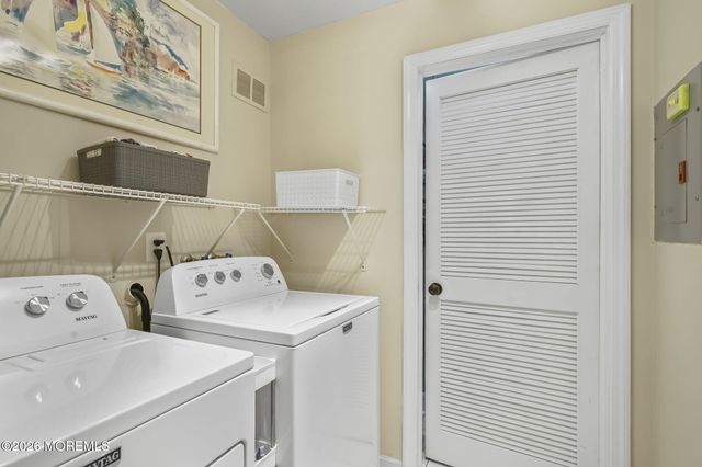 26 Whitesands Way, Little Silver, NJ 07739