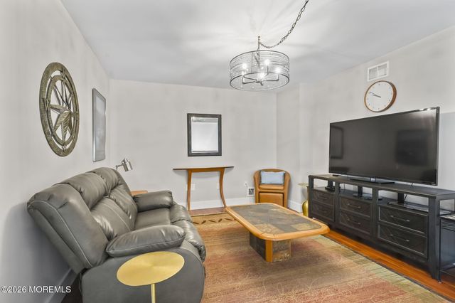 26 Whitesands Way, Little Silver, NJ 07739
