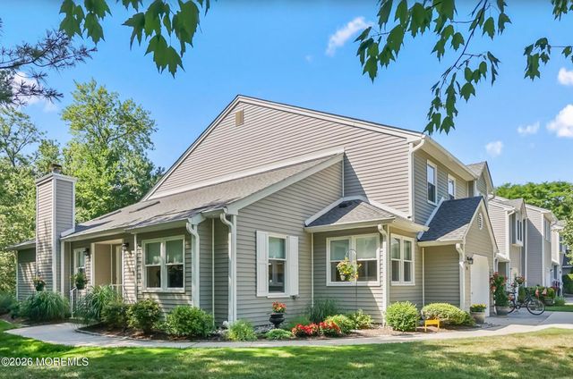 26 Whitesands Way, Little Silver, NJ 07739