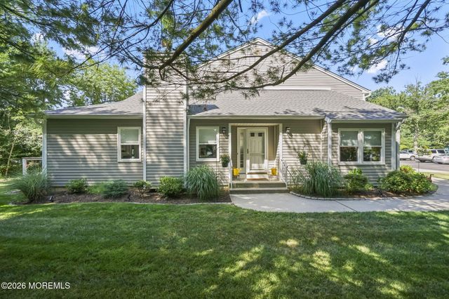 26 Whitesands Way, Little Silver, NJ 07739