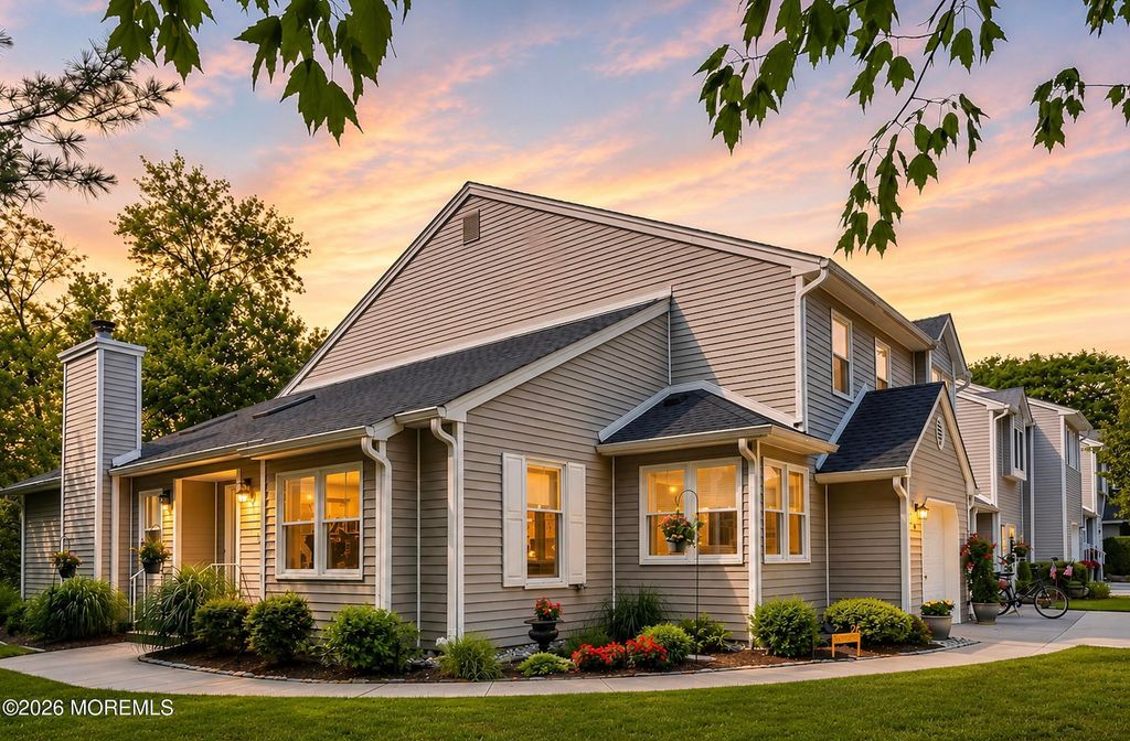 26 Whitesands Way, Little Silver, NJ 07739