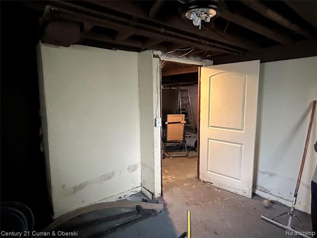 13129 Averhill Court, Detroit, MI 48215