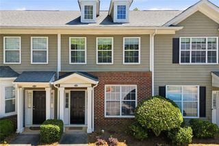 2086 Del Lago Circle, Kennesaw, GA 30152