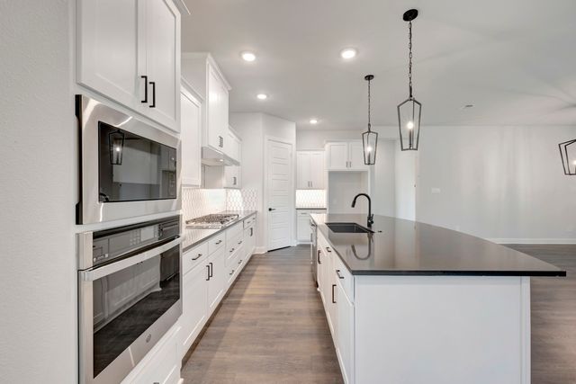 2075 Pine Grove Lane, Arlington, TX 76005