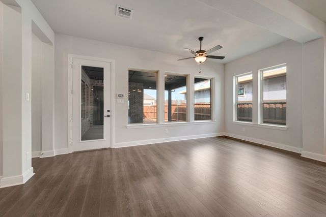 2075 Pine Grove Lane, Arlington, TX 76005