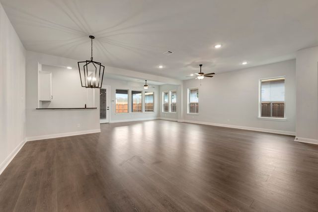 2075 Pine Grove Lane, Arlington, TX 76005