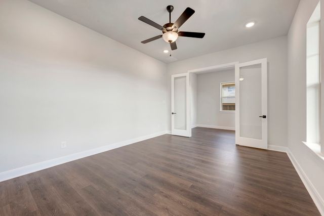 2075 Pine Grove Lane, Arlington, TX 76005