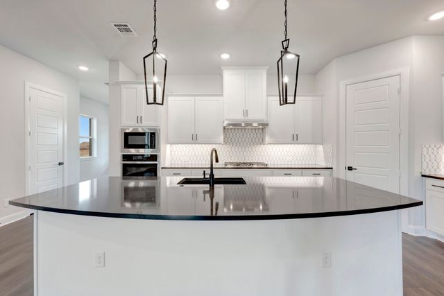 2075 Pine Grove Lane, Arlington, TX 76005