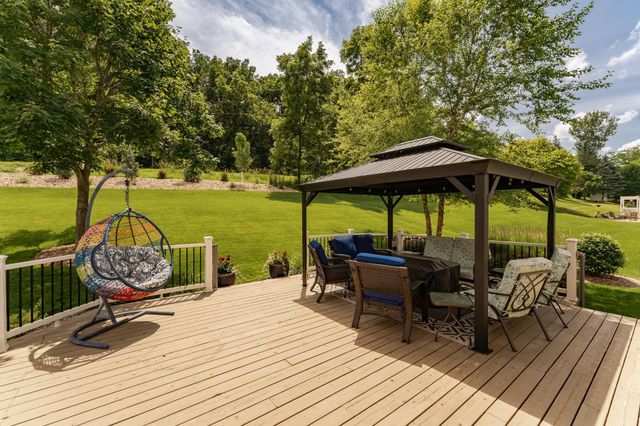 2944 Mayowood Common Circle SW, Rochester, MN 55902