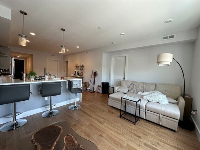 50 Hichborn St 406, Boston, MA 02135