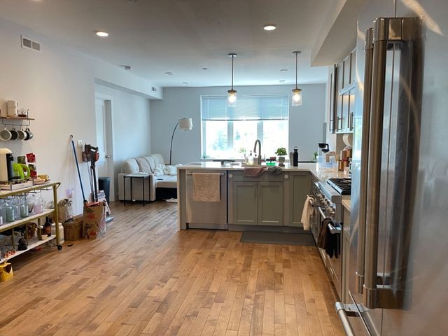 50 Hichborn St 406, Boston, MA 02135