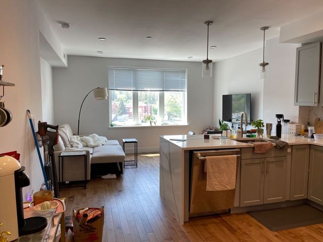 50 Hichborn St 406, Boston, MA 02135