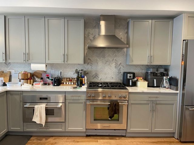 50 Hichborn St 406, Boston, MA 02135