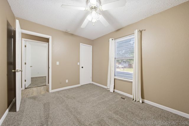 2959 W 112th Place S, Jenks, OK 74037