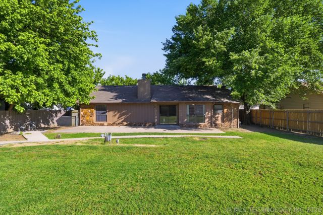 2959 W 112th Place S, Jenks, OK 74037