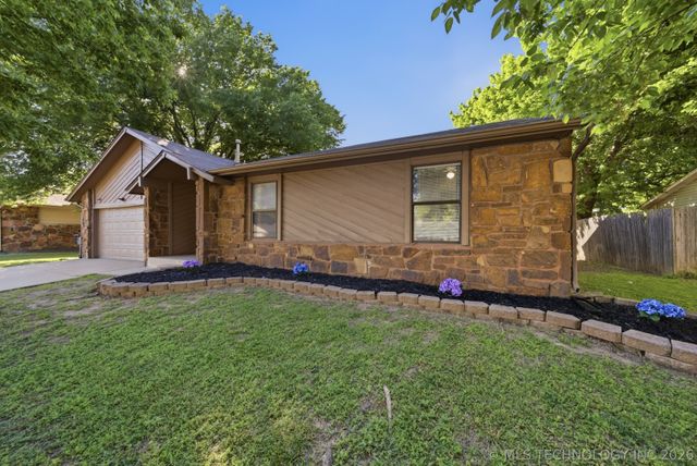 2959 W 112th Place S, Jenks, OK 74037