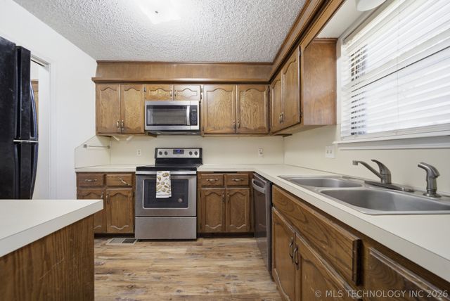 2959 W 112th Place S, Jenks, OK 74037