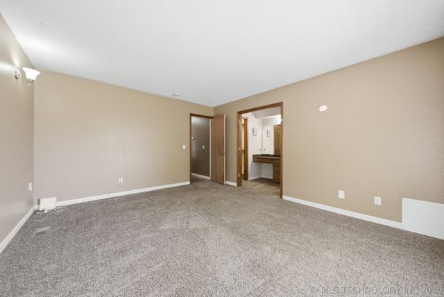 2959 W 112th Place S, Jenks, OK 74037