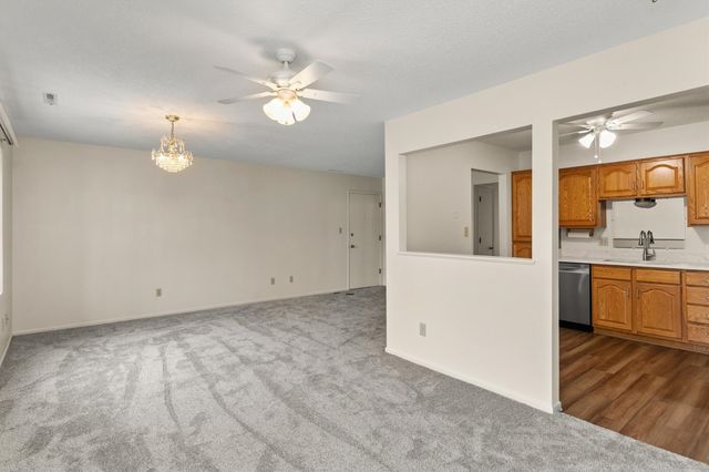 4801 Woodland Avenue 1, West Des Moines, IA 50266