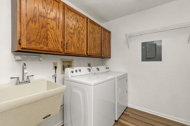 4801 Woodland Avenue 1, West Des Moines, IA 50266