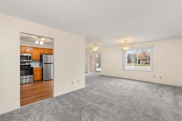 4801 Woodland Avenue 1, West Des Moines, IA 50266