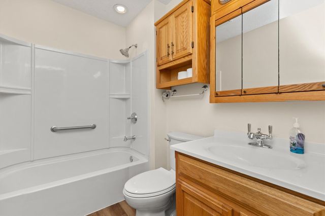 4801 Woodland Avenue 1, West Des Moines, IA 50266