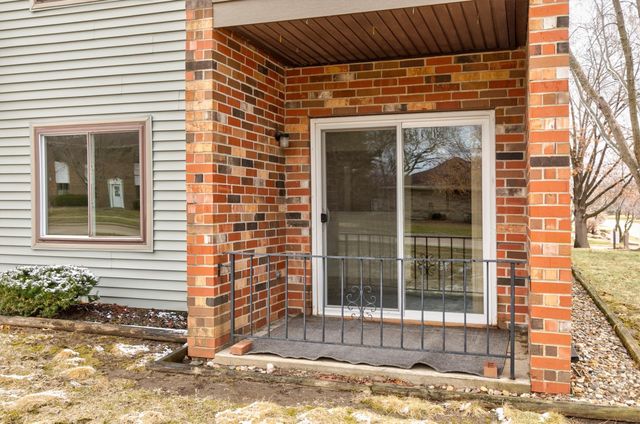 4801 Woodland Avenue 1, West Des Moines, IA 50266