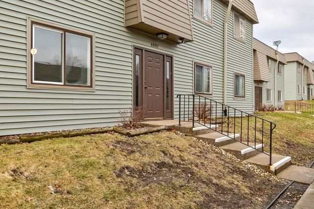 4801 Woodland Avenue 1, West Des Moines, IA 50266