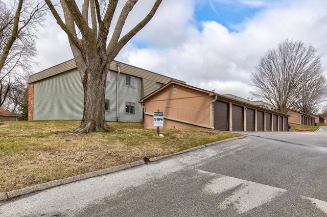 4801 Woodland Avenue 1, West Des Moines, IA 50266