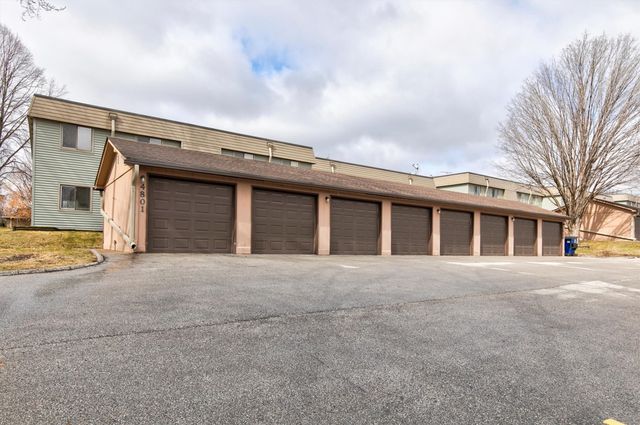 4801 Woodland Avenue 1, West Des Moines, IA 50266