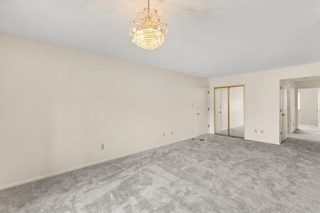 4801 Woodland Avenue 1, West Des Moines, IA 50266