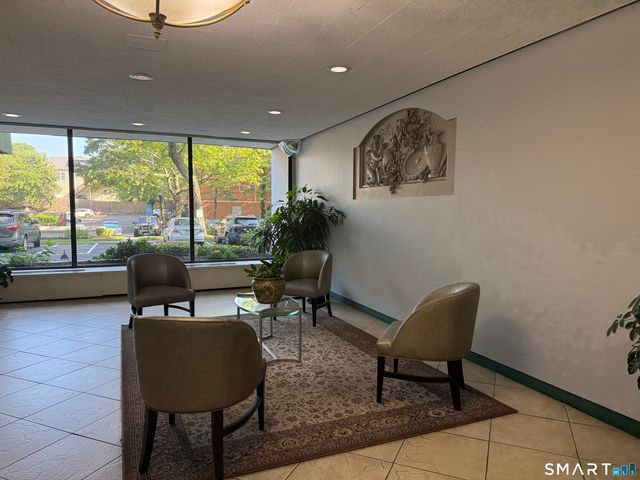 2625 Park Avenue 3B, Bridgeport, CT 06604