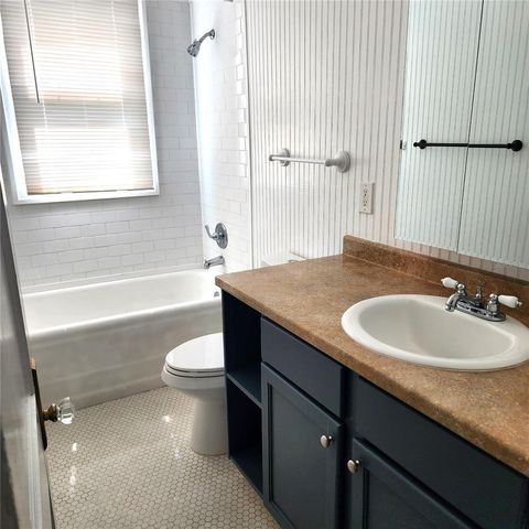 2006 JACKSON STREET N 3, St Petersburg, FL 33704