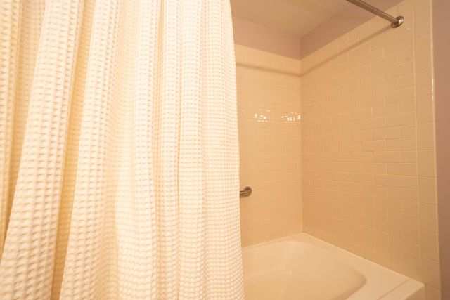 1075 W ROOSEVELT Road 201, Chicago, IL 60608