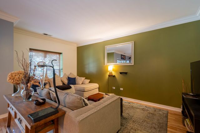 1075 W ROOSEVELT Road 201, Chicago, IL 60608