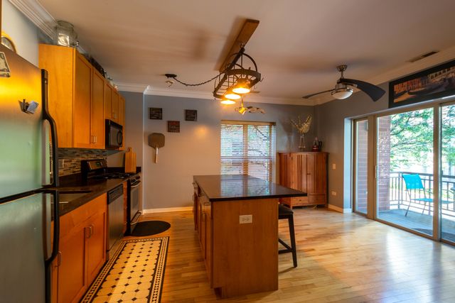 1075 W ROOSEVELT Road 201, Chicago, IL 60608