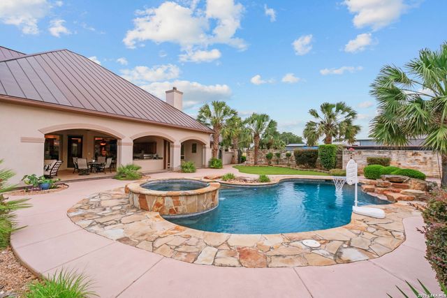 208 Cascade Caverns, Boerne, TX 78015