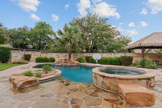 208 Cascade Caverns, Boerne, TX 78015