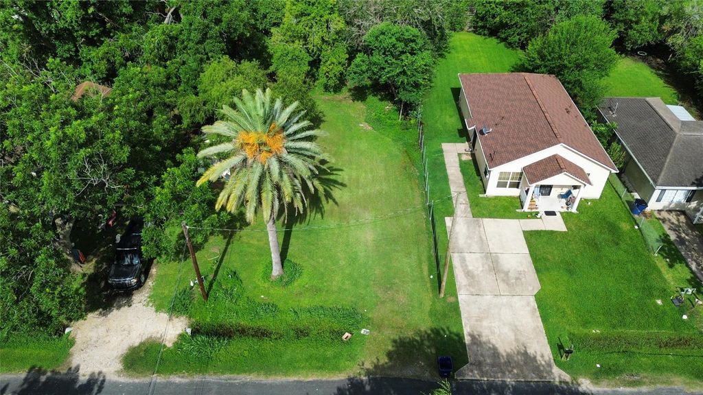 118 28th Street N, Texas City, TX 77590