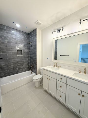 8808 W Tuttle Road, Bentonville, AR 72713