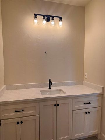 2009 Colonial Way, Edmond, OK 73025