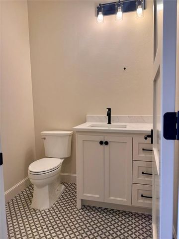 2009 Colonial Way, Edmond, OK 73025